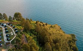 Bobocabin Patra, Parapat
